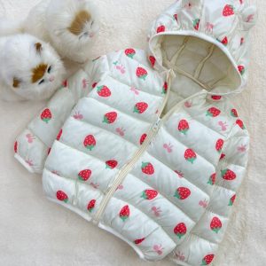 کاپشن نقلی دخترانه طرح توت فرنگی مناسب سنین یک تا پنج سال کد 214