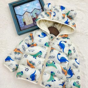 کاپشن نقلی پسرانه طرح دایناسور فوتبالیست با رویه کاملا ضدآب و داخل خز کد ۲۱۹