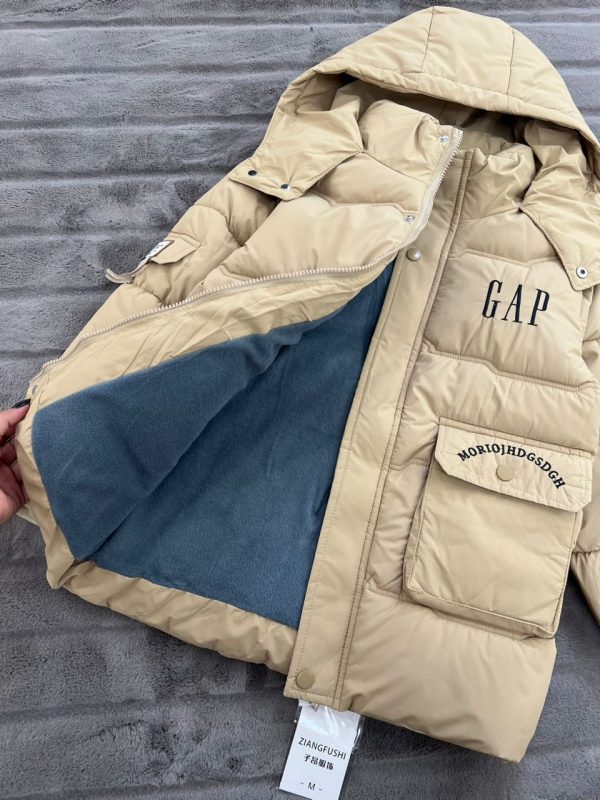 كاپشن پسرانه قواره بزرگ طرح GAP با رويه كاملا ضدآب و داخل خز كد ١٩٧