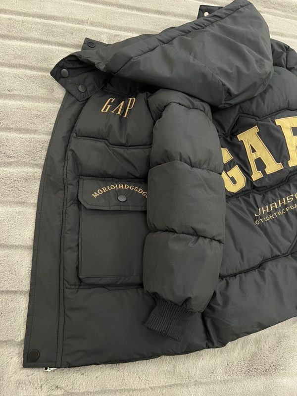 كاپشن پسرانه قواره بزرگ طرح GAP با رويه كاملا ضدآب و داخل خز كد ١٩٧