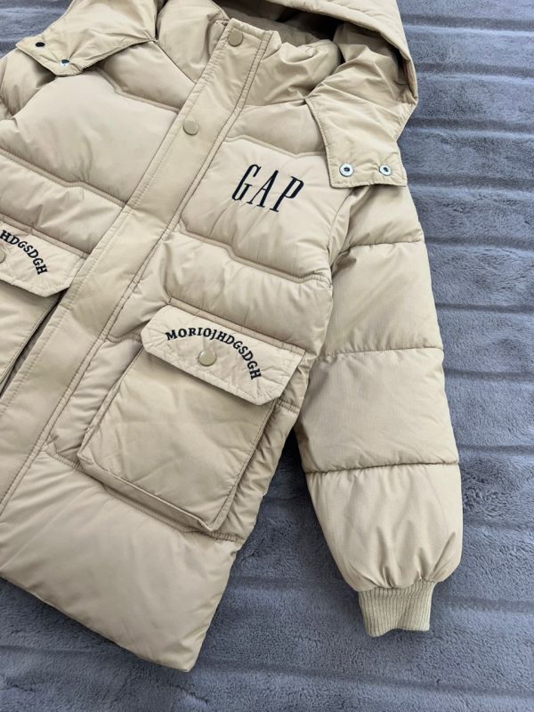 كاپشن پسرانه قواره بزرگ طرح GAP با رويه كاملا ضدآب و داخل خز كد ١٩٧