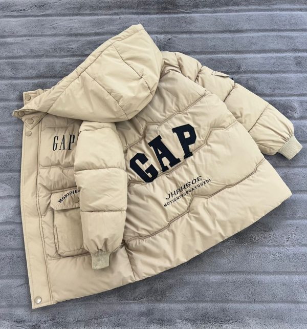 كاپشن پسرانه قواره بزرگ طرح GAP با رويه كاملا ضدآب و داخل خز كد ١٩٧