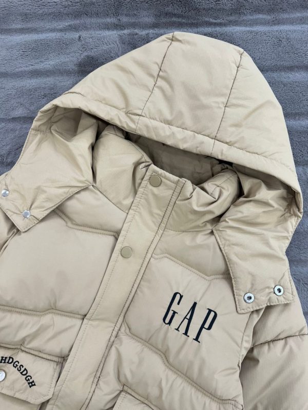 كاپشن پسرانه قواره بزرگ طرح GAP با رويه كاملا ضدآب و داخل خز كد ١٩٧